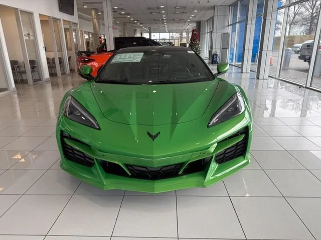 New 2026 Roswell Green Metallic Chevrolet 2LZ image 2