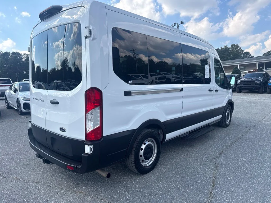 Used 2023 White Ford XL image 5