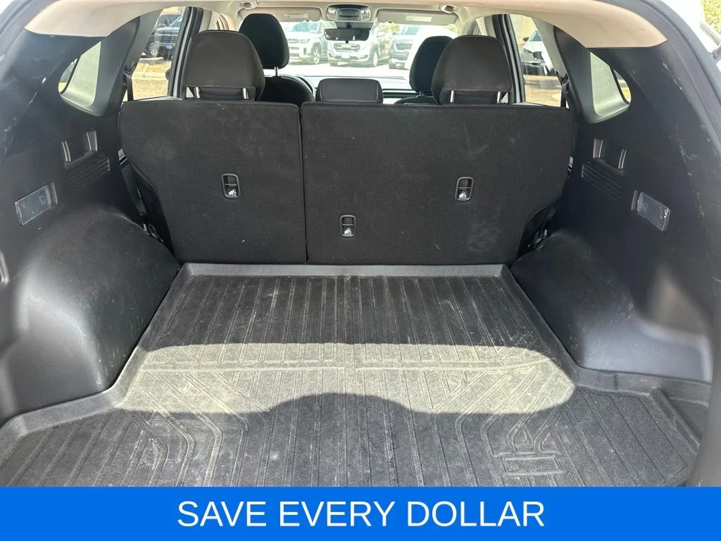 Used 2022 Gray Hyundai SEL image 6