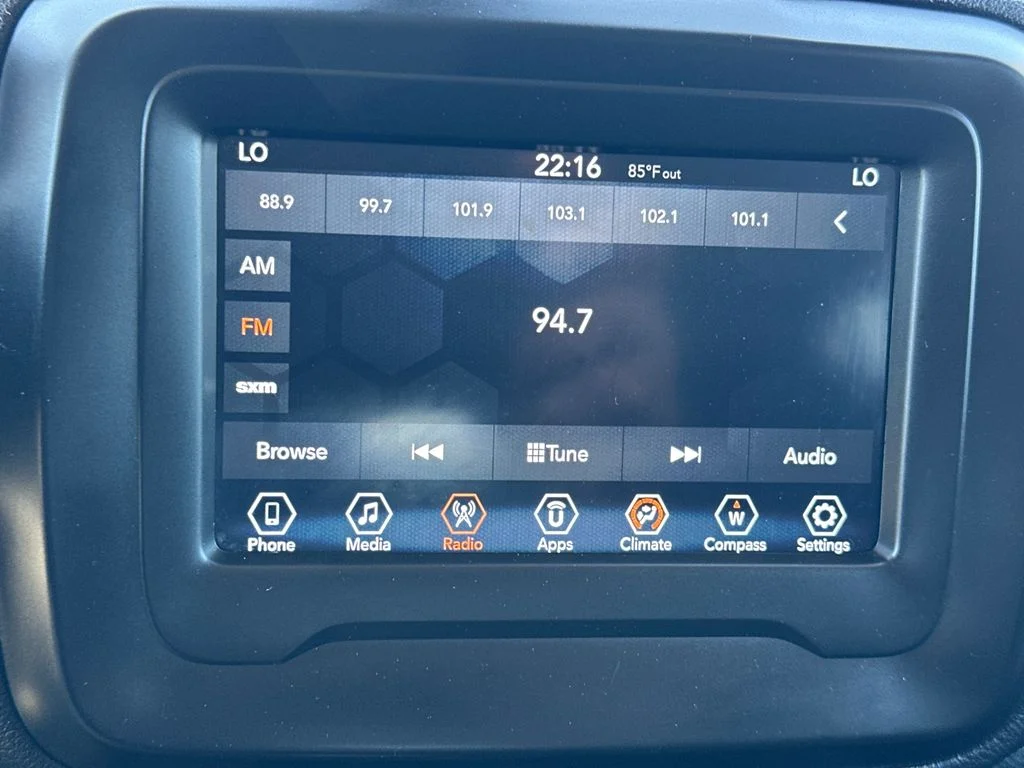 Used 2018 Red Jeep Latitude image 27
