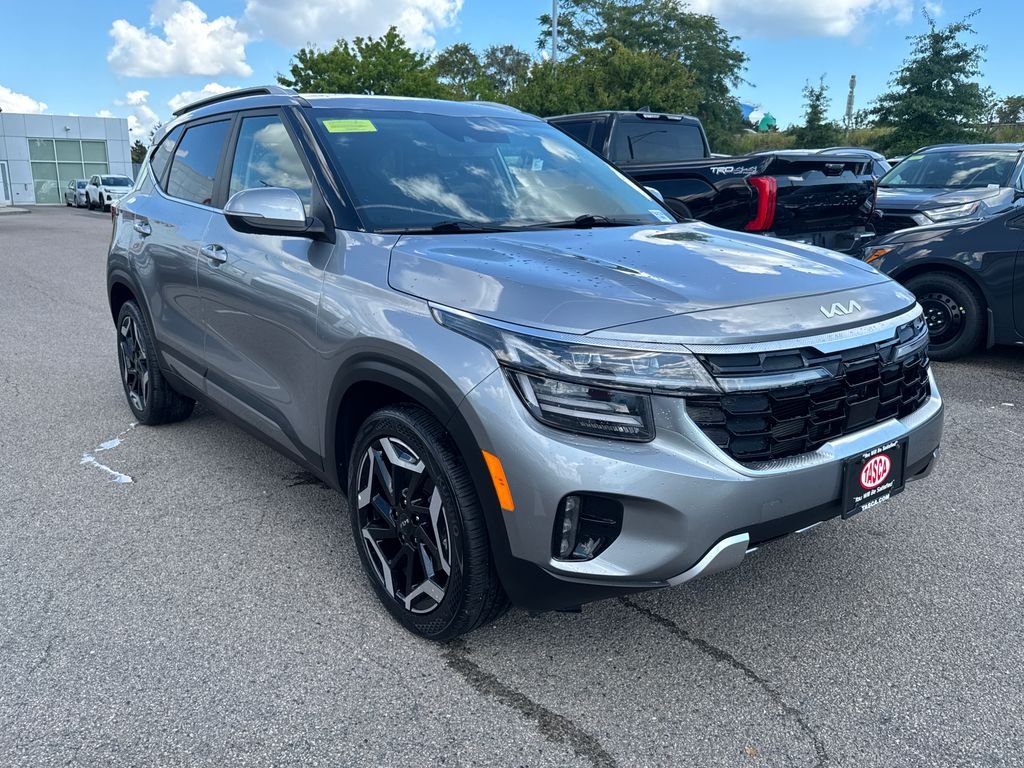 Used 2024 Gray Kia SX image 11