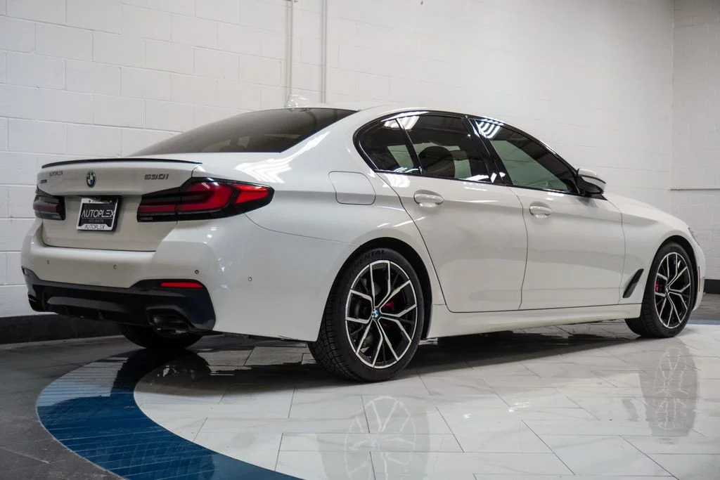 Used 2023 White BMW 530i xDrive image 23