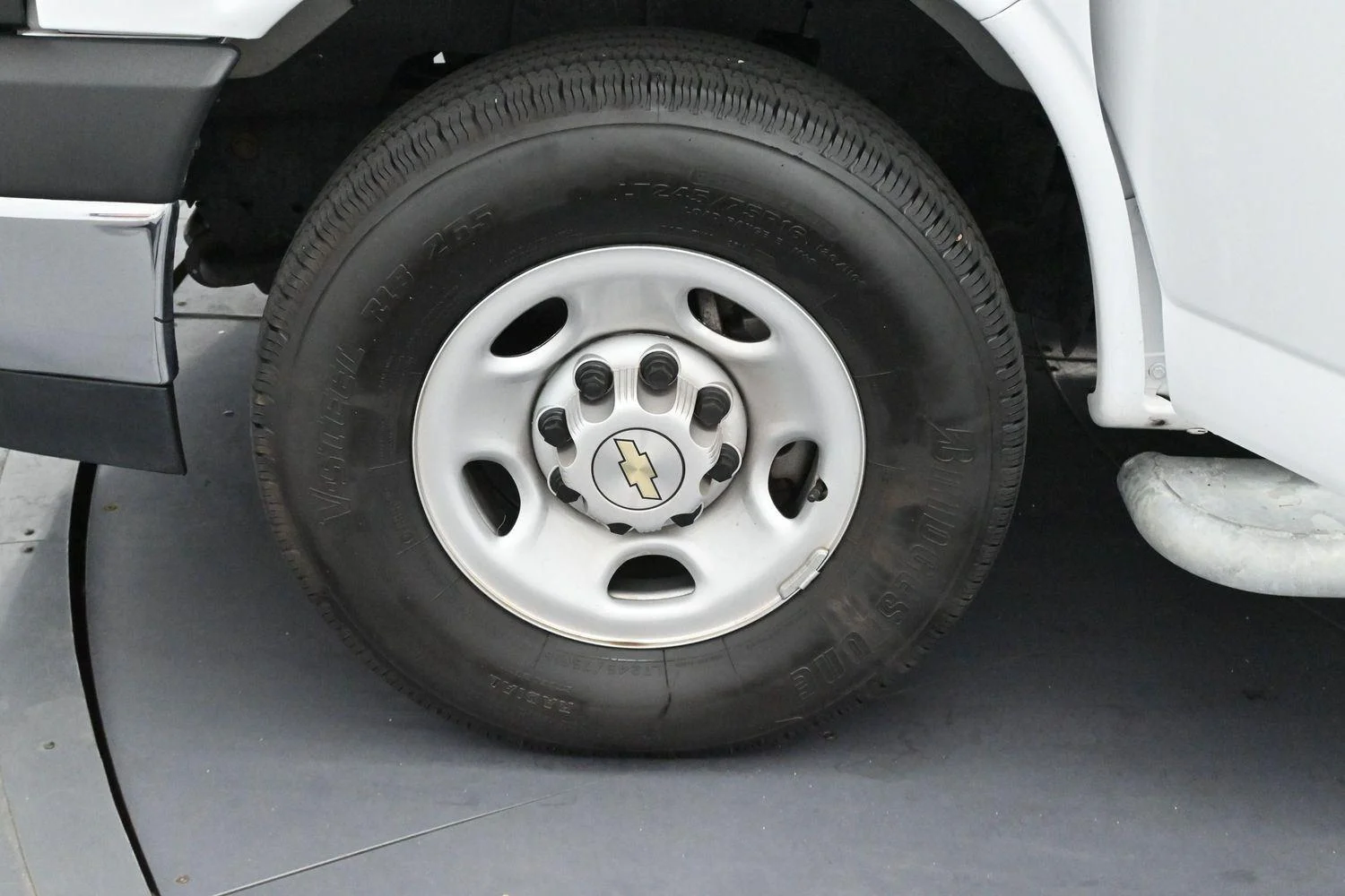Used 2024 Summit White Chevrolet WT image 29
