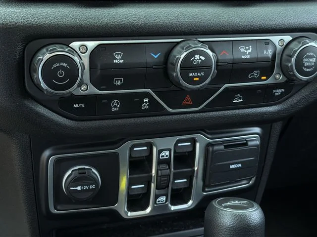 Used 2024 Gray Jeep Nighthawk image 27