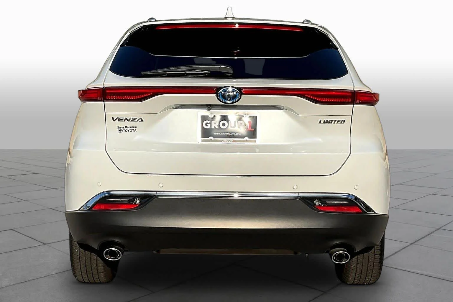 Used 2023 Wind Chill Pearl Toyota Limited image 5