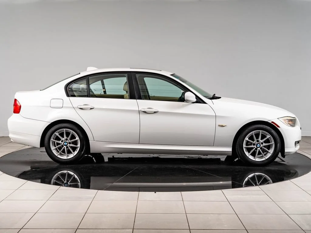 Used 2010 Alpine White BMW 328i image 11