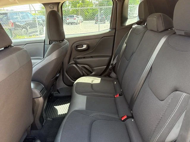 Used 2023 White Jeep Altitude image 6