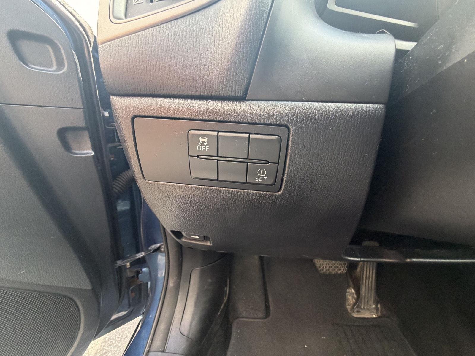 Used 2018 Eternal Blue Mica Mazda Touring image 14