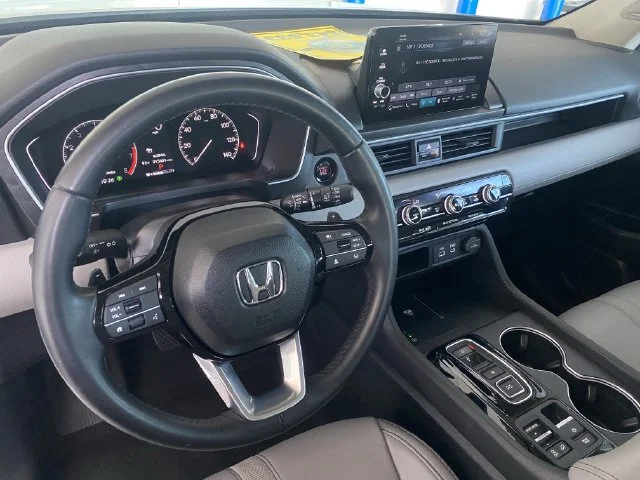2025 Honda Pilot Touring - Photo 21