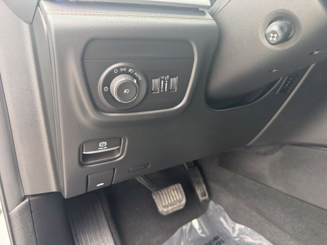 Used 2023 Bright White Clearcoat Jeep Summit Reserve image 12