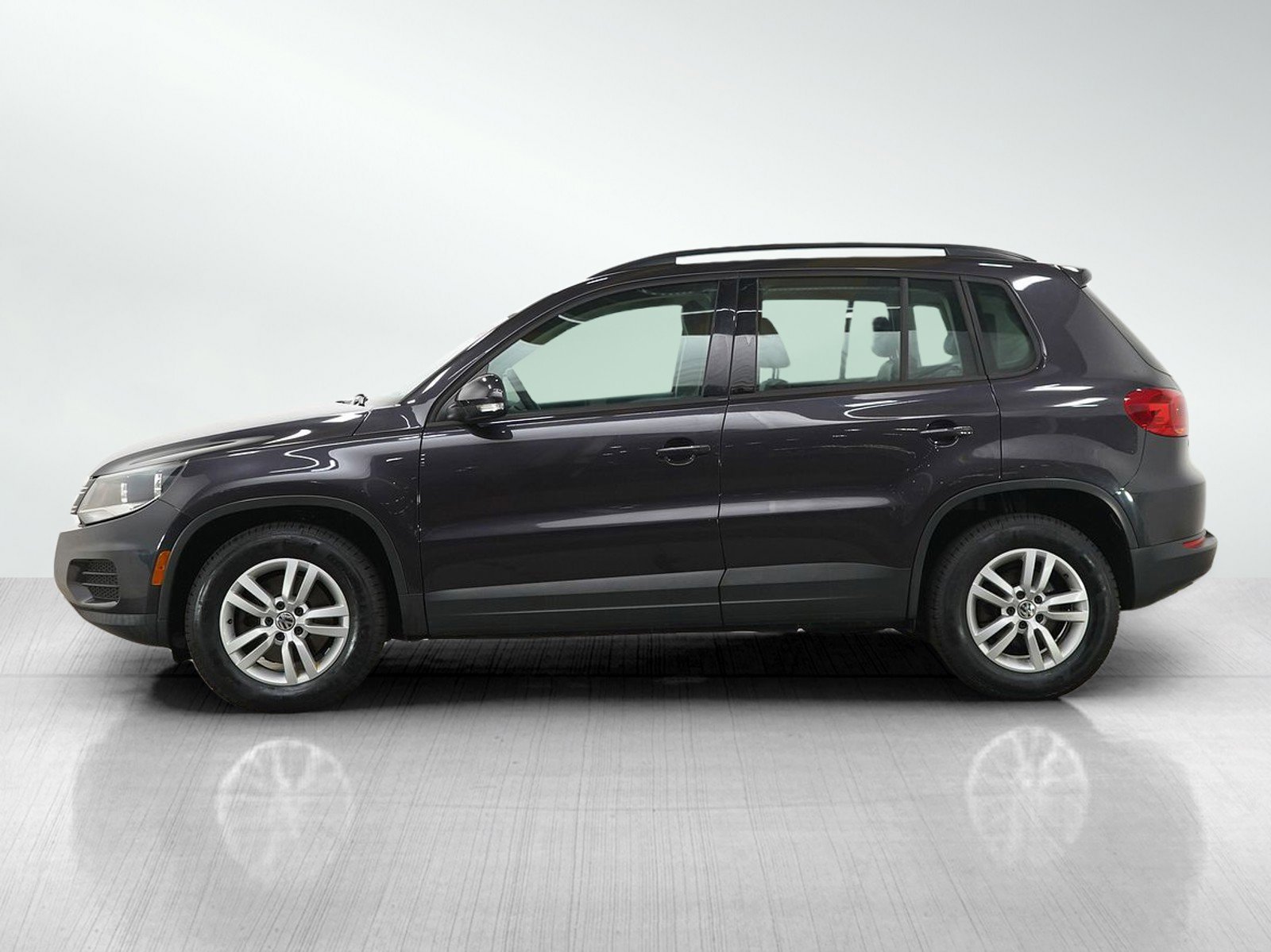 Used 2016 Volkswagen Tiguan S with VIN WVGBV7AX0GW521771 for sale in Burnsville, Minnesota