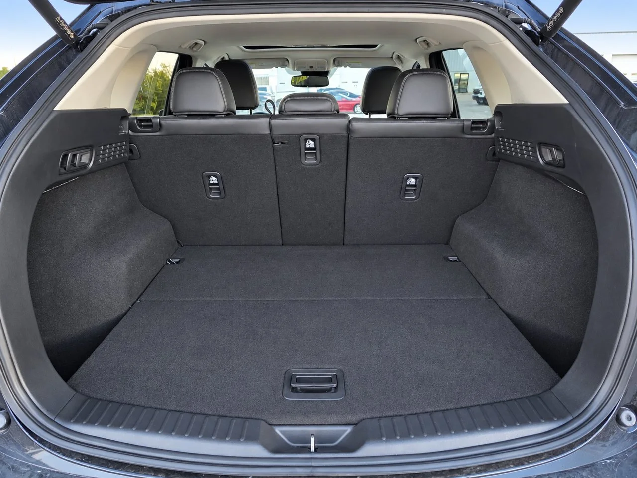 Used 2025  Mazda 2.5 S Preferred Package image 24