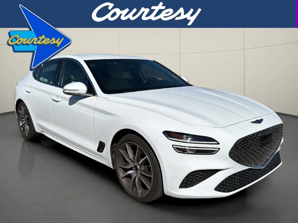 Used 2025 White Genesis 2.5T image 1
