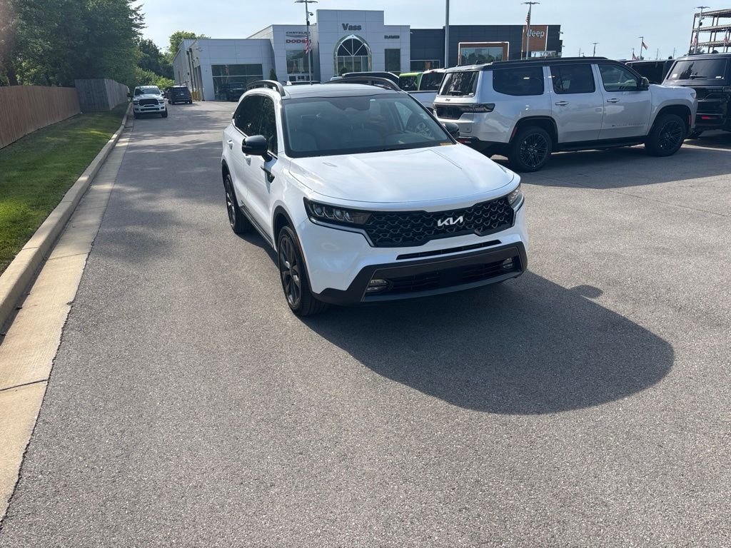 Used 2023 White Kia X-Line EX image 7