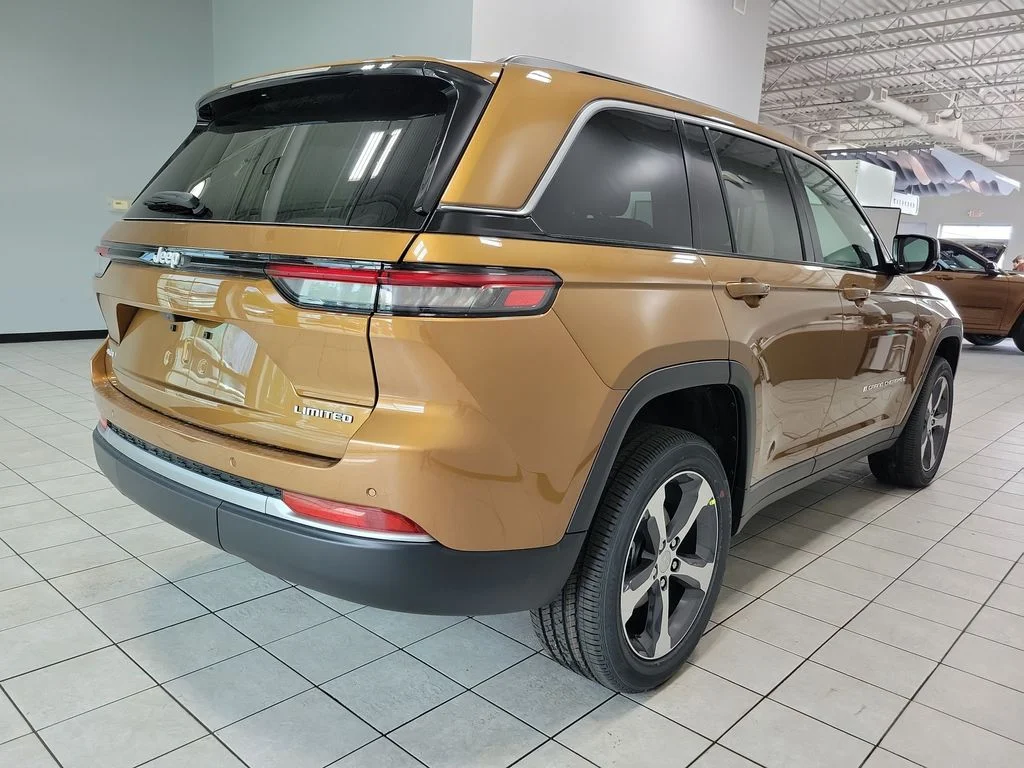 New 2026 Copper Shino Metallic Clear-Coat Exterior Paint Jeep Limited image 7