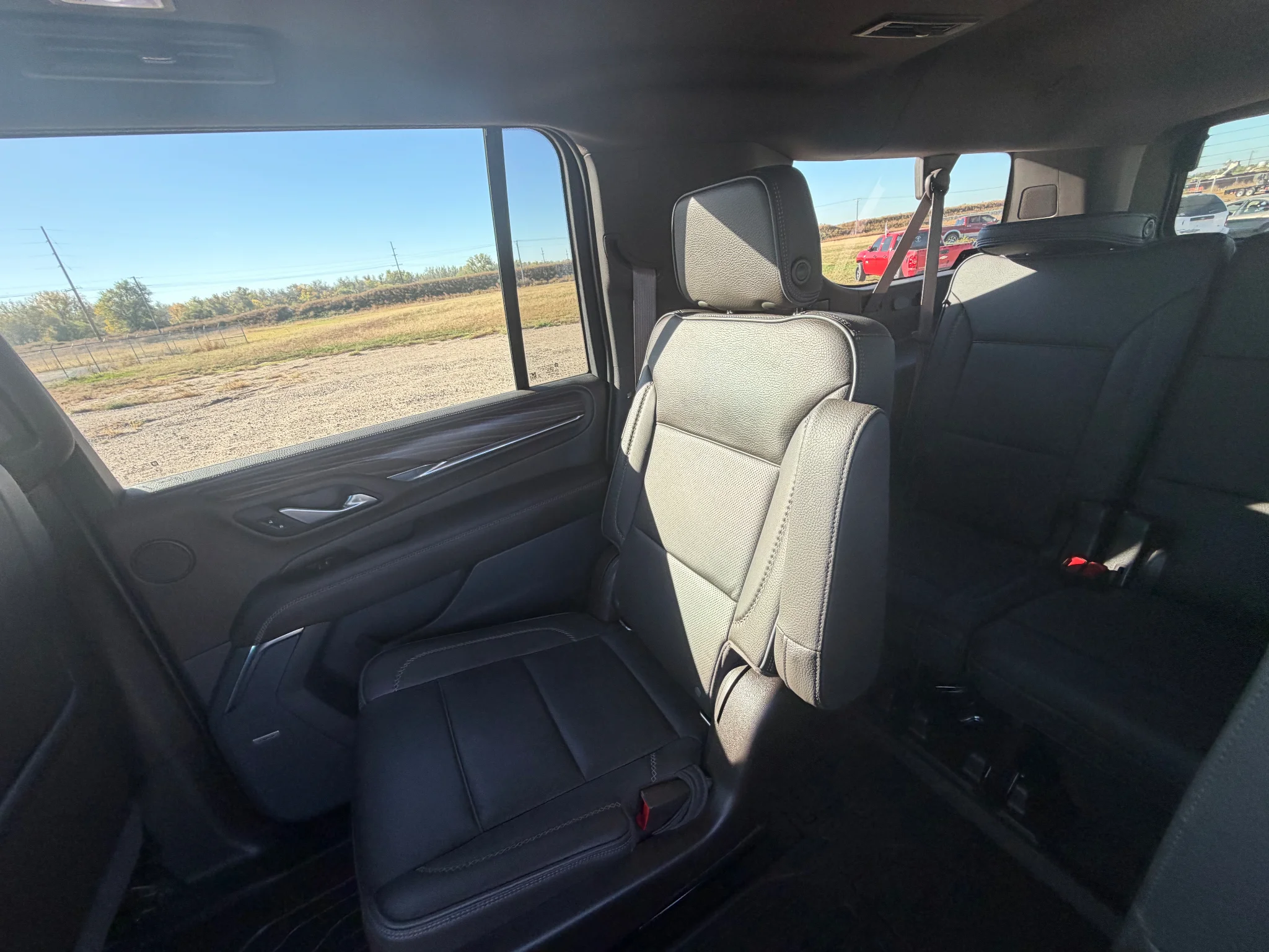 Used 2022 White Frost Tricoat GMC Denali image 15