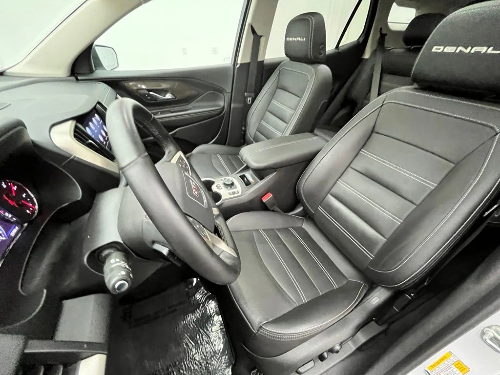 Used 2024 White GMC Denali image 22