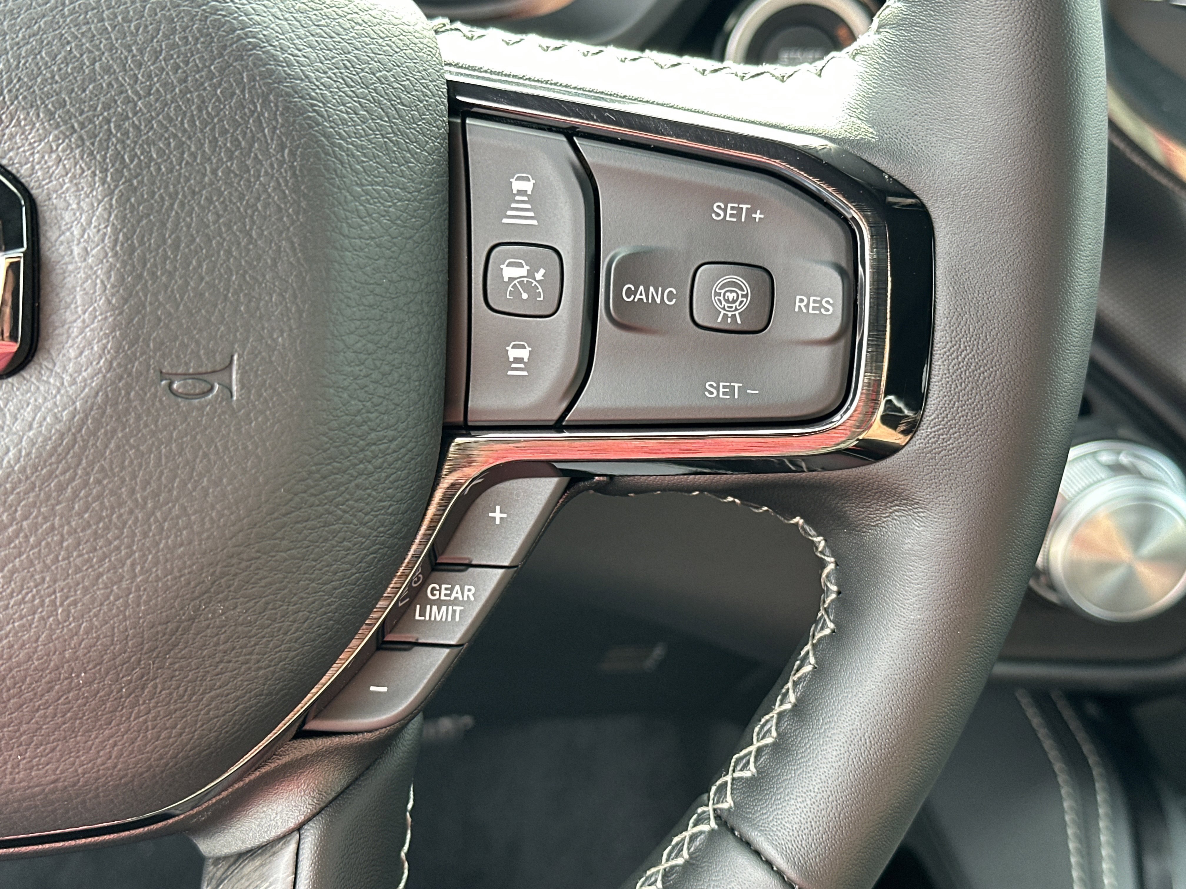 2026 RAM 1500 Limited - Photo 26