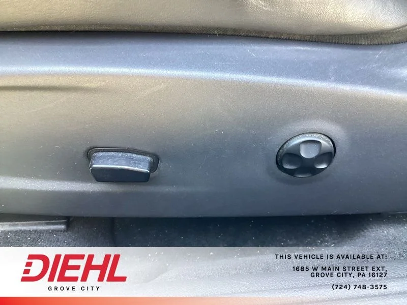 Used 2011 Gray Dodge R/T image 18