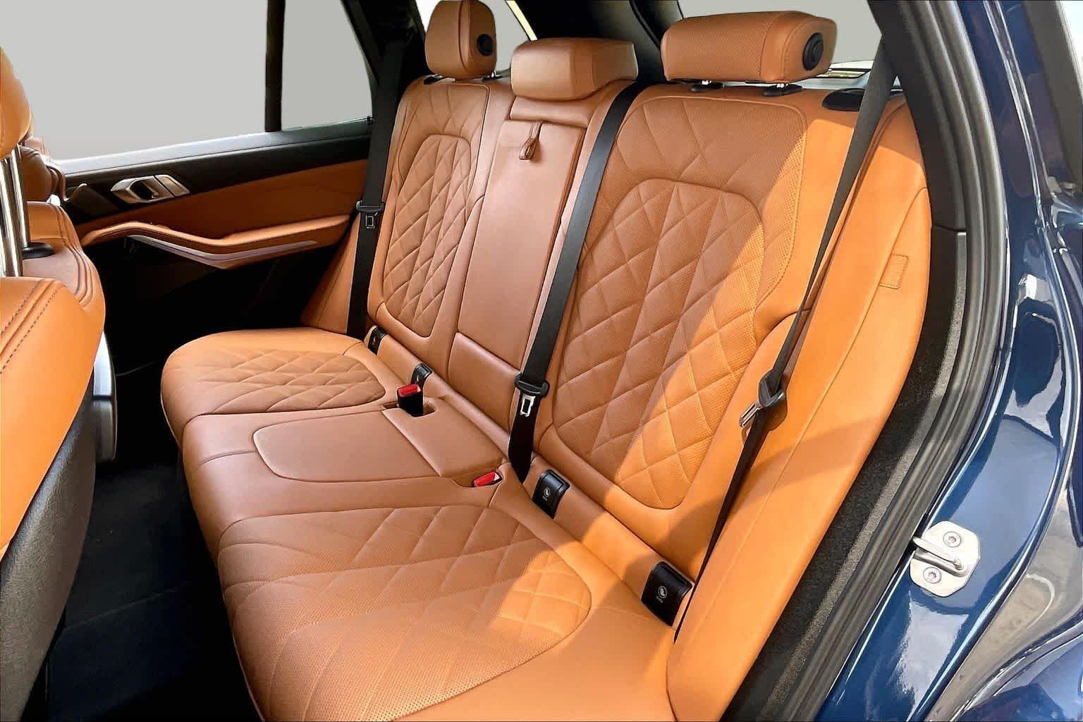 Used 2023 Phytonic Blue Metallic BMW xDrive40i image 21