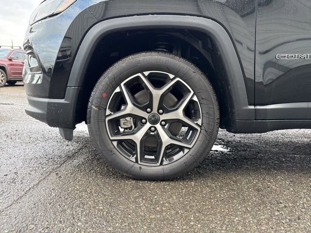 New 2026 Diamond Black Crystal Pearlcoat Jeep Limited image 9