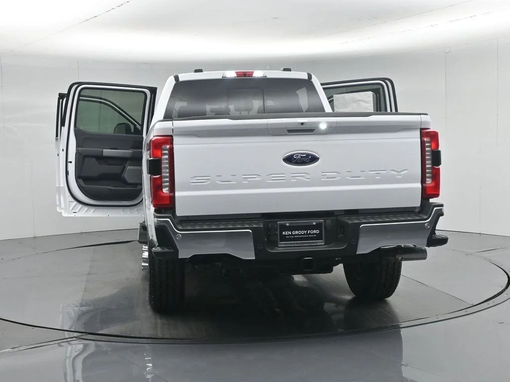New 2026 Oxford White Ford Lariat image 35