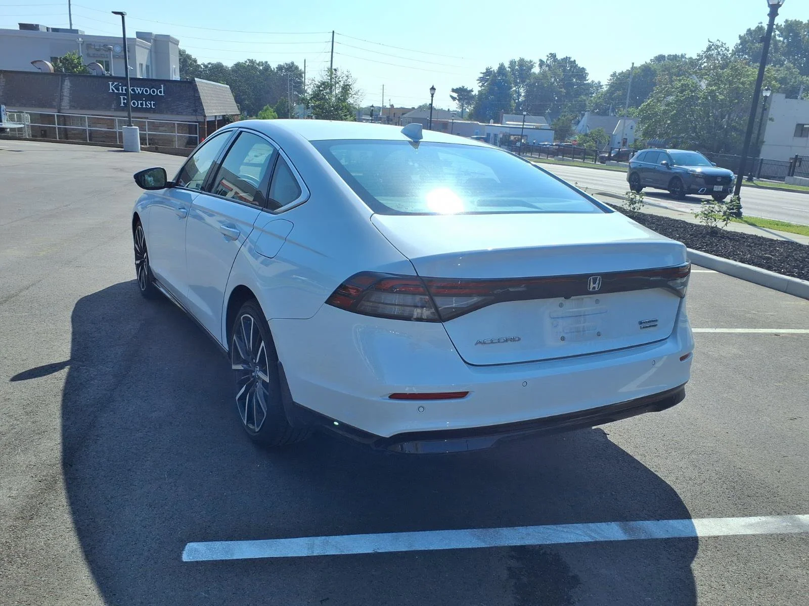 Used 2023 Platinum White Pearl Honda Touring image 28