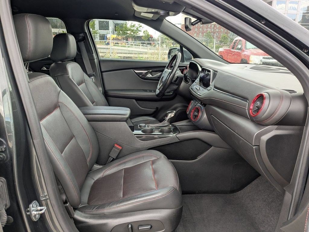 Used 2020 NIGHTFALL GRAY METALLIC Chevrolet RS image 29