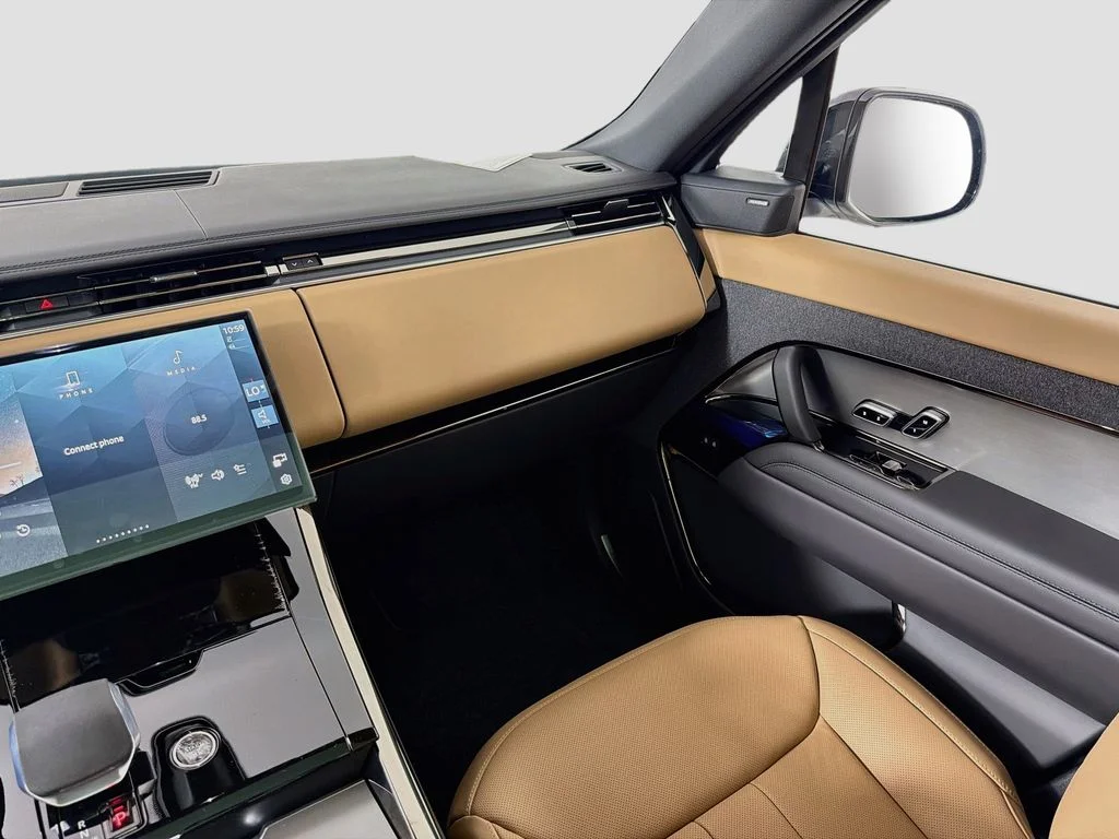 New 2026 Ostuni Pearl White Land Rover Dynamic SE image 25