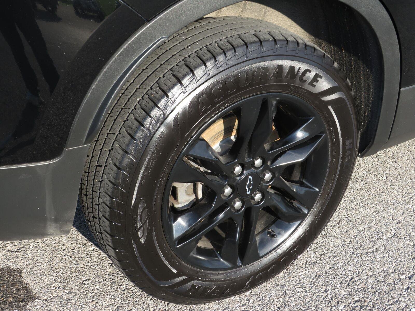 Used 2022 Black Chevrolet LT image 9