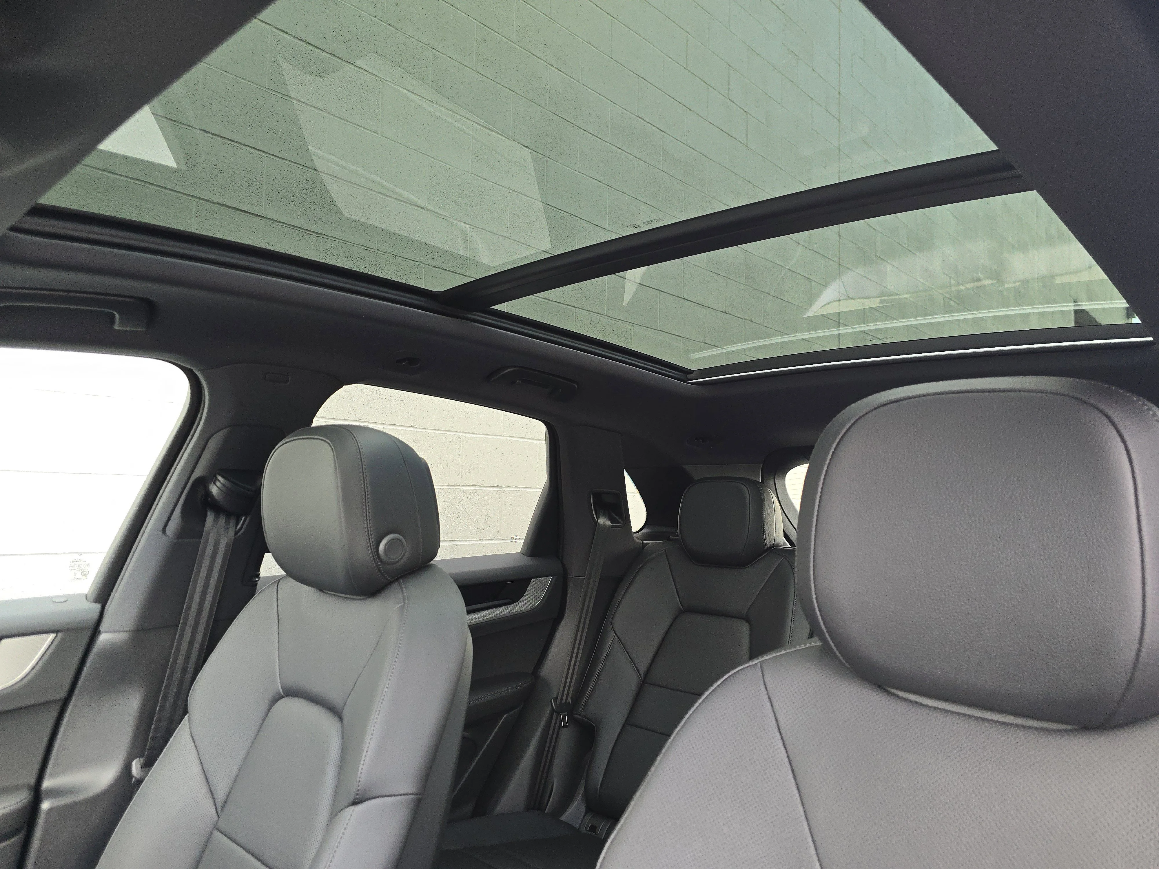 New 2026 Arctic Grey Porsche E-Hybrid image 13