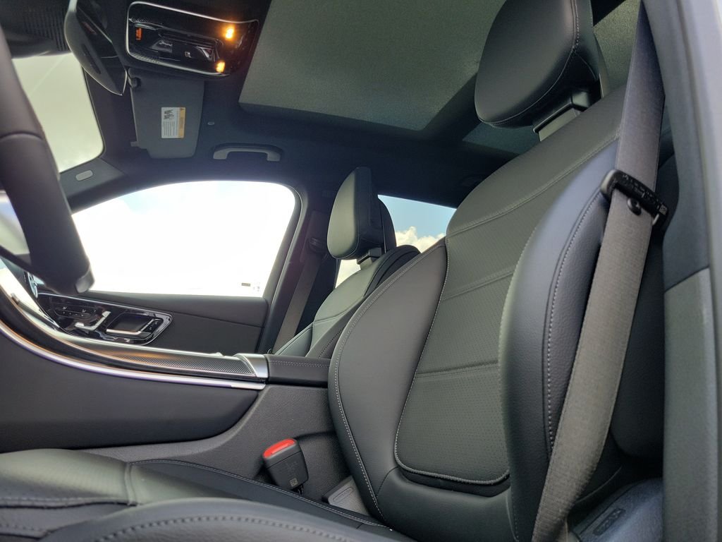 New 2026 MANUFAKTUR Alpine Grey Mercedes-Benz GLC 300 image 23