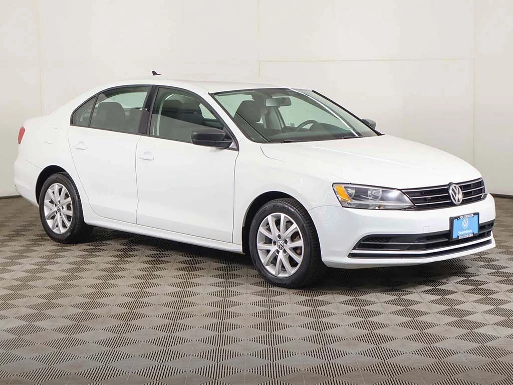 Used 2015 Volkswagen Jetta SE with VIN 3VWD17AJ1FM268394 for sale in Streetsboro, OH
