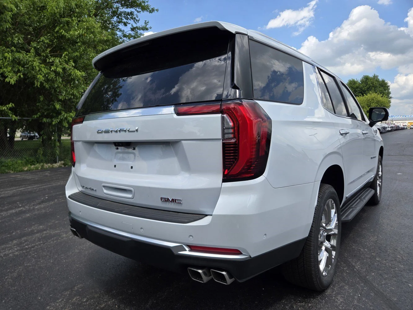 2026 GMC Yukon Denali - Photo 33