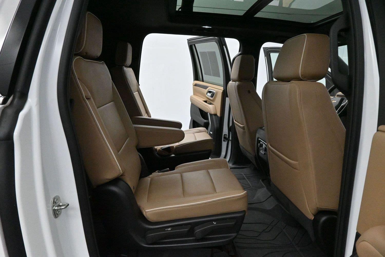 Used 2024 Summit White Chevrolet Premier image 37