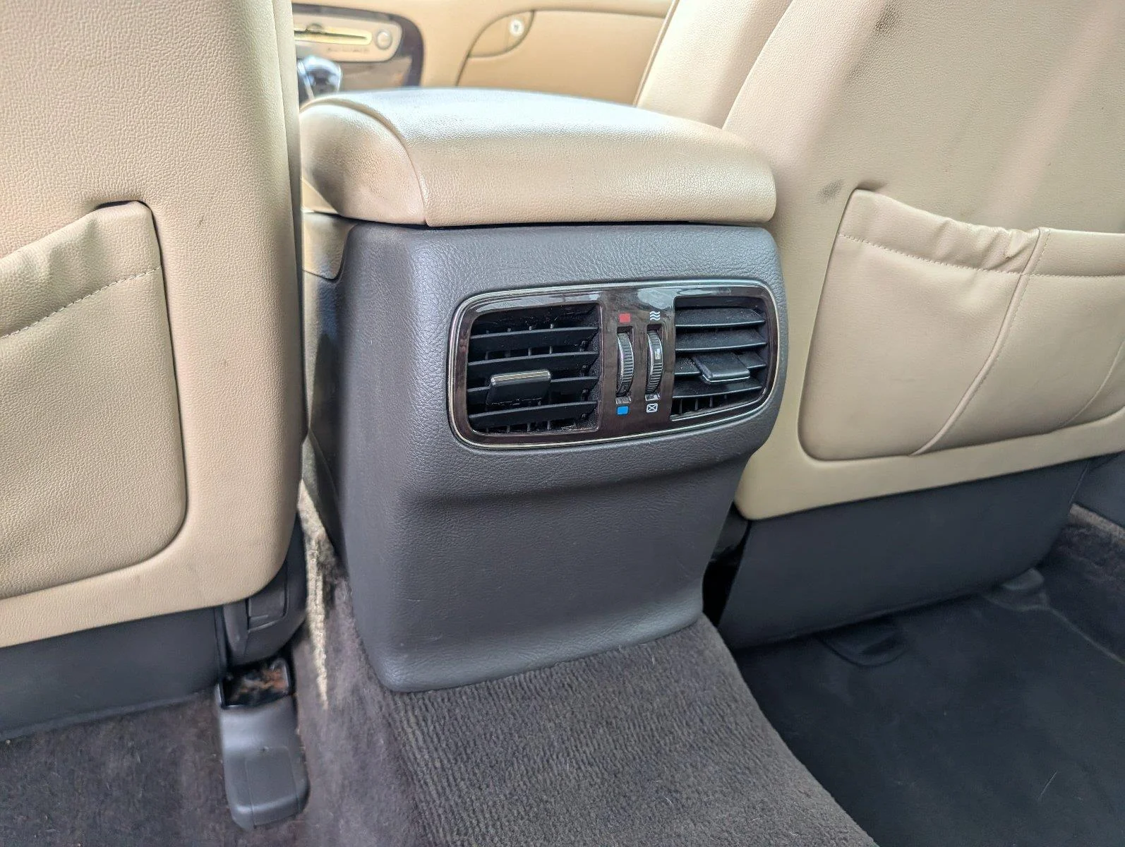 Used 2009 Sterling Blue Metallic Hyundai 3.8L image 31