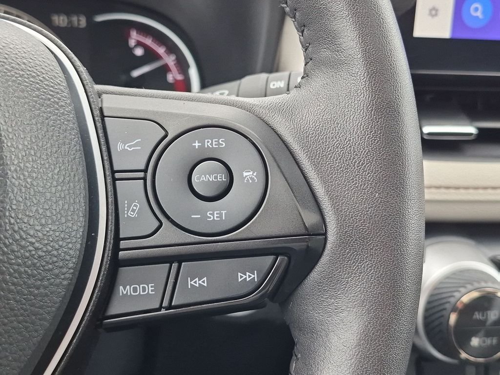 Used 2023  Toyota XLE Premium image 16