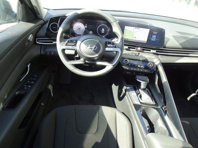 2025 Hyundai Elantra SEL - Photo 10