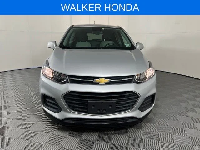 Used 2022 Silver Chevrolet LS image 2