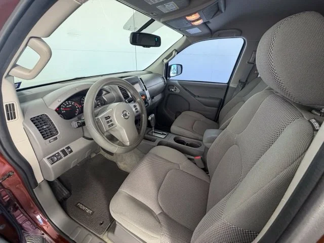Used 2016 Brown Nissan SV image 108