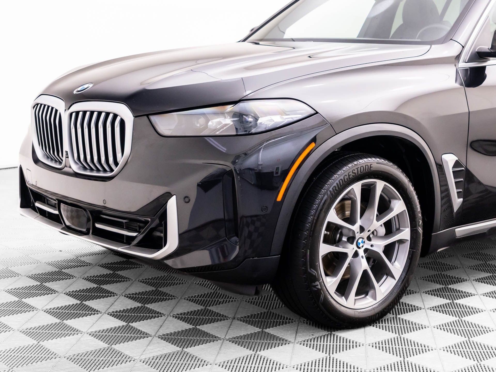 Used 2024 Black Sapphire Metallic BMW xDrive40i image 36