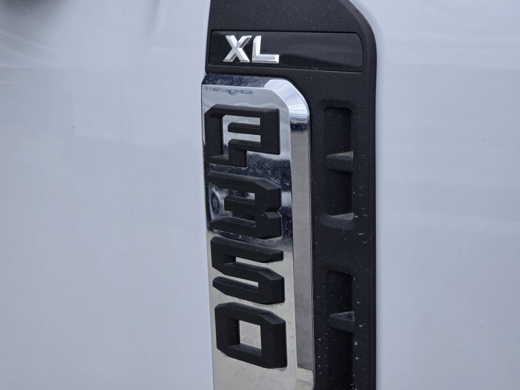 New 2026 Oxford White Ford XL image 24
