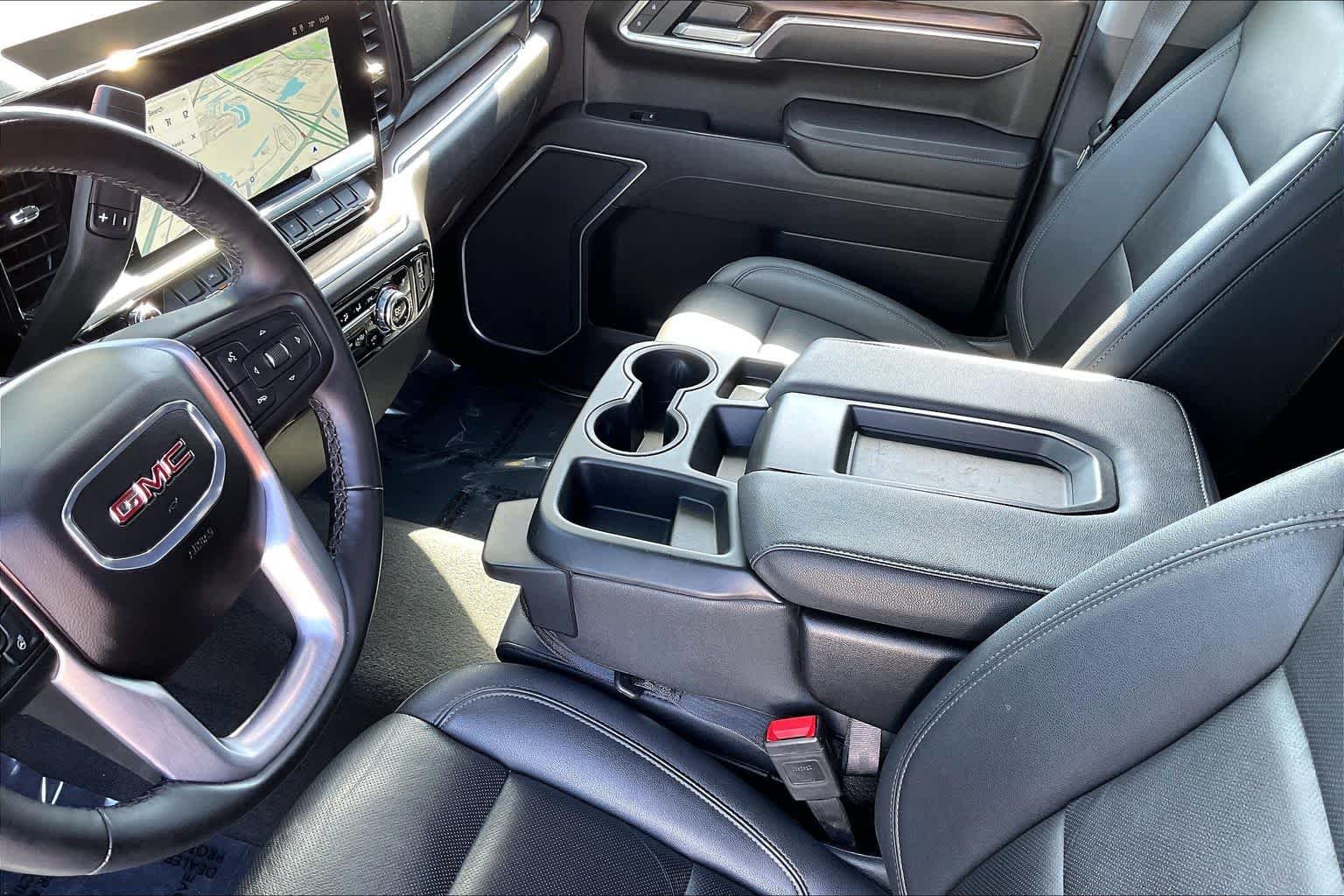 2025 GMC Sierra 1500 SLT - Photo 17