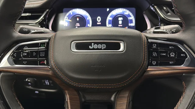 Used 2024 Diamond Black Jeep Summit image 16