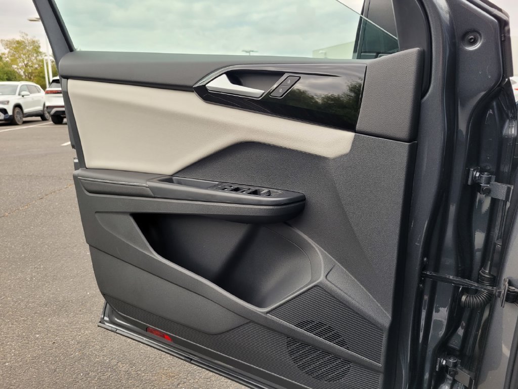 New 2027 Gray Volkswagen 1.5T S image 25