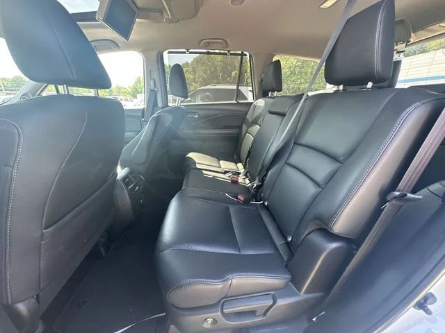 Used 2022 White Honda Touring image 28