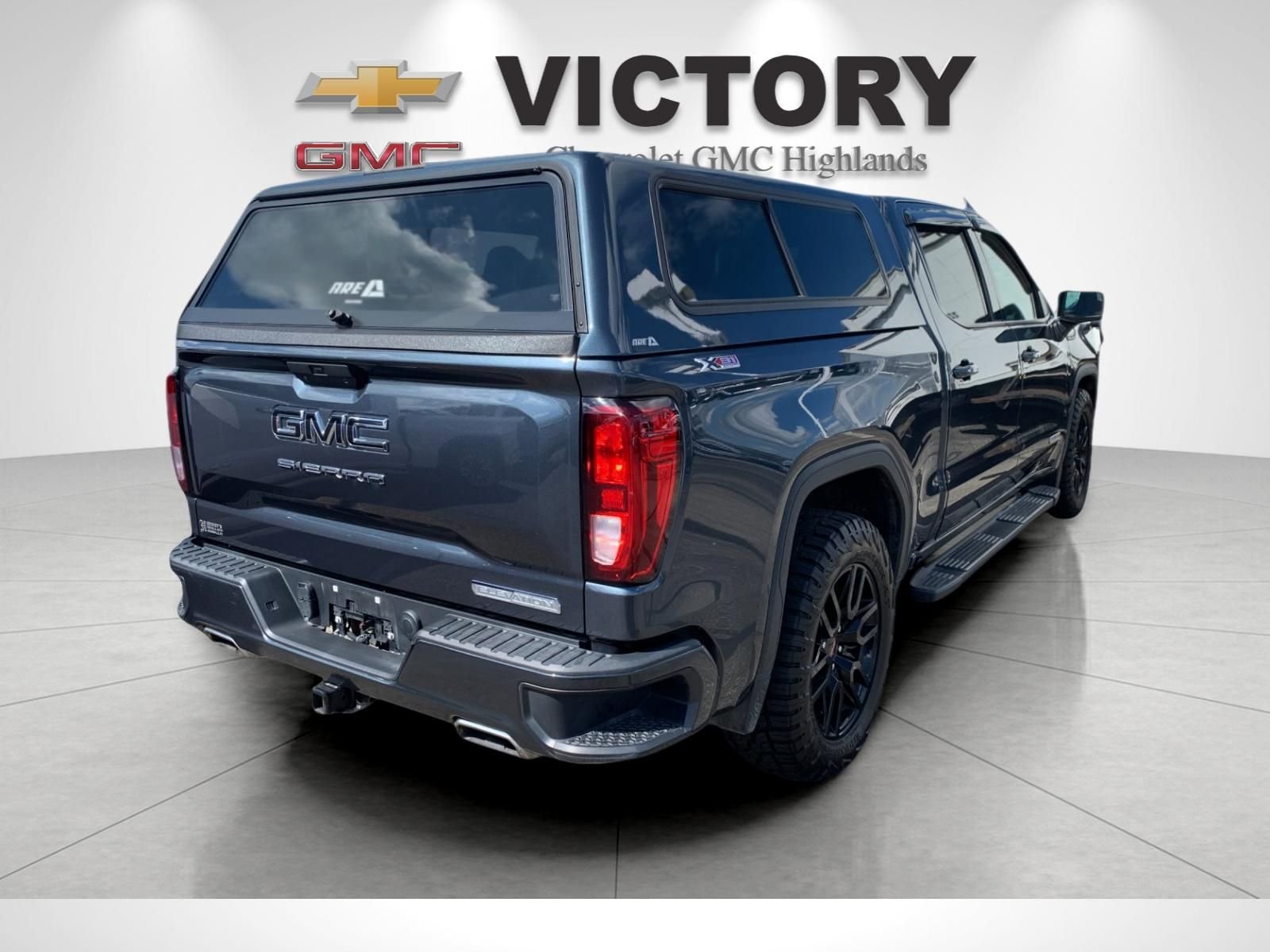 Used 2021 Blue GMC Elevation image 3