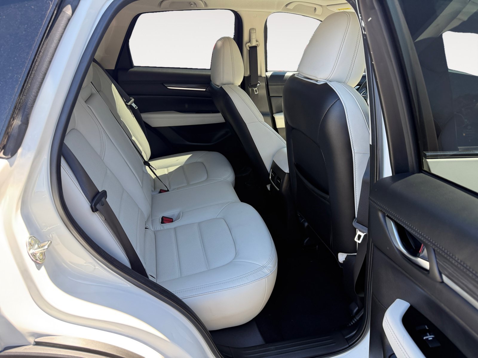 Used 2023 White Metallic Mazda 2.5 S Premium Package image 18