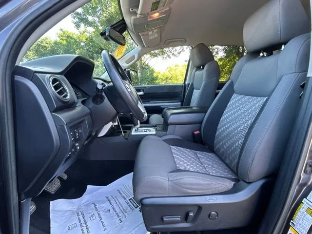 Used 2018 Gray Toyota SR5 image 22