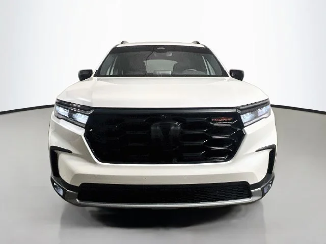 Certified Used 2025 Platinum White Pearl Honda TrailSport image 2